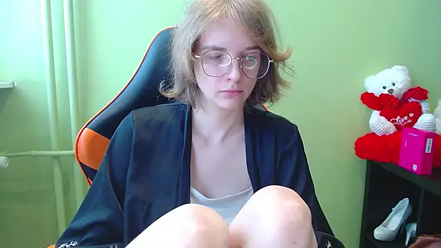 Snapshot of juicyPenny chatting on 30, 4, 2026 juicyPenny online show from 30, 4, 2026