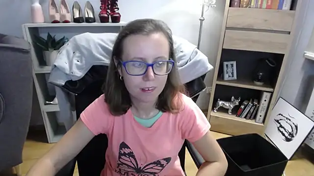 Snapshot of sweetxLizzy chatting on 12, 9, 2025 sweetxLizzy online show from 12, 9, 2025