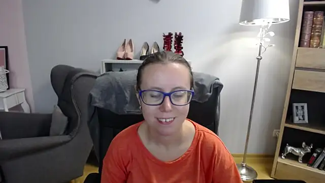 Snapshot of sweetxLizzy chatting on 7, 10, 2025 sweetxLizzy online show from 7, 10, 2025