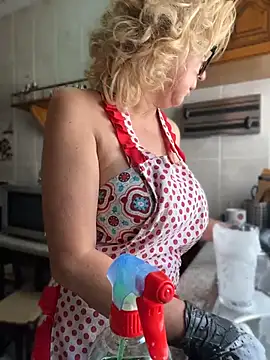Snapshot of milfevapeccato chatting on 28, 7, 2026 milfevapeccato online show from 28, 7, 2026