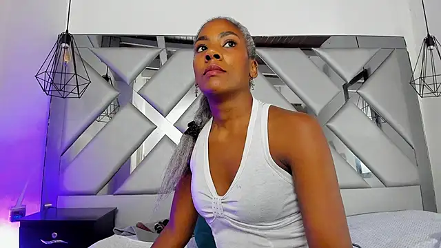 Lorenn Hill online show from 14, 11, 2025