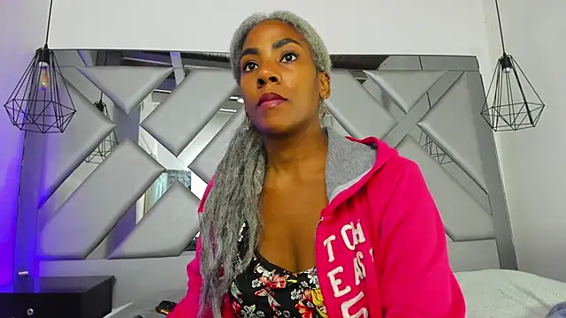 Lorenn Hill online show from 20, 12, 2025