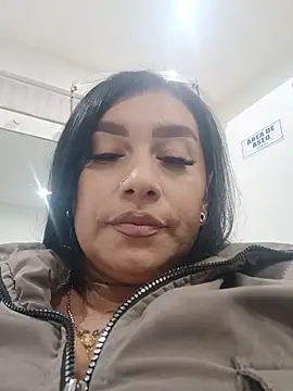 Snapshot of Naomi_Braunx chatting on 4, 7, 2026 Naomi Braunx online show from 4, 7, 2026