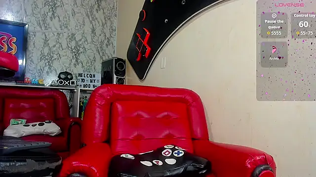 Dahlia Moss online show from 24, 10, 2025