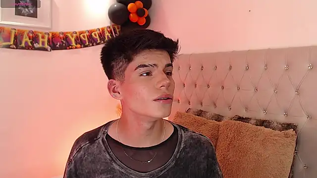 Dulcey  online show from 17, 10, 2025