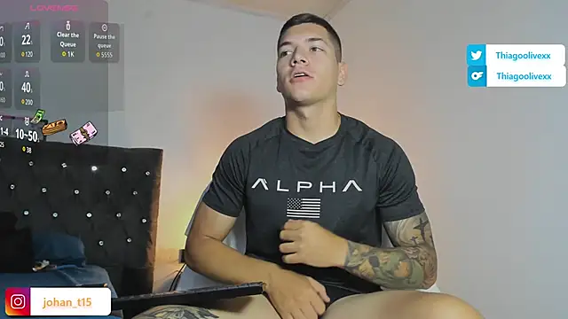 Snapshot of thiago_oliveiraa chatting on 10, 10, 2025 thiago oliveiraa online show from 10, 10, 2025