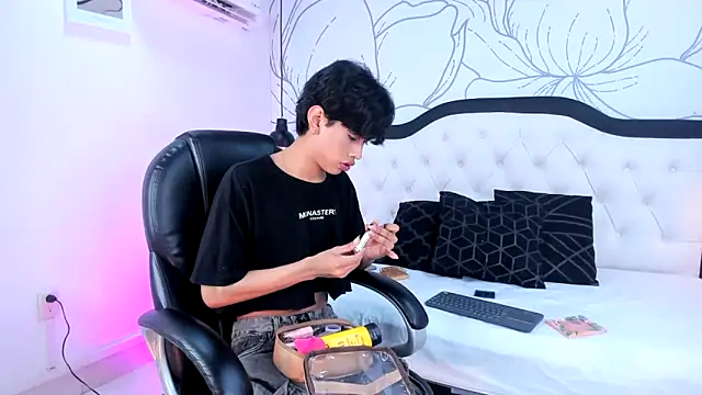 Jim twink online show from 27, 2, 2026