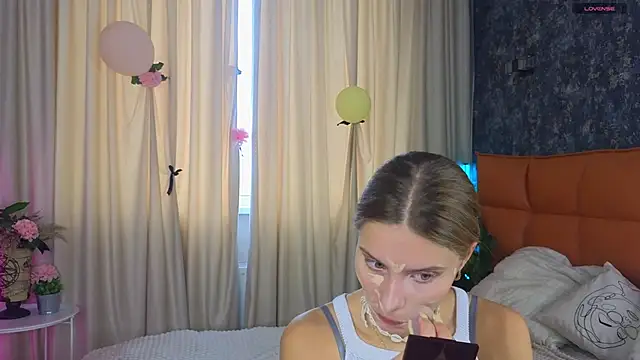 Snapshot of SoftBliss chatting on 19, 9, 2025 SoftBliss online show from 19, 9, 2025