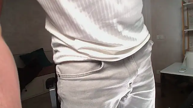 Snapshot of IvanHydee chatting on 16, 1, 2026 IvanHydee online show from 16, 1, 2026