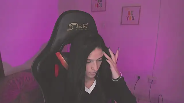 ZoeValencia1 online show from 7, 4, 2026