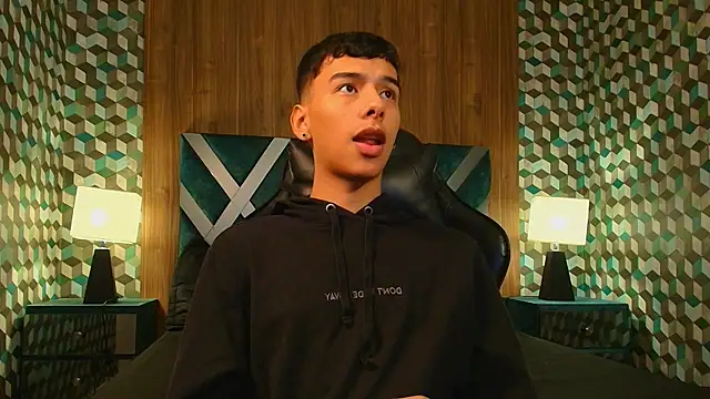 Aiden Royce online show from 24, 10, 2025