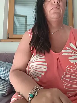 Snapshot of LaReginaNera chatting on 13, 6, 2026 LaReginaNera online show from 13, 6, 2026
