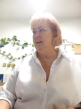 Snapshot of TerezaVelvet chatting on 23, 9, 2025 TerezaVelvet online show from 23, 9, 2025