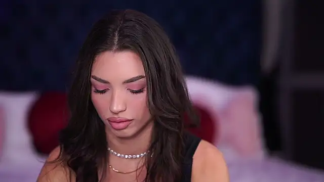 Snapshot of LalaRoze chatting on 12, 11, 2025 LalaRoze online show from 12, 11, 2025