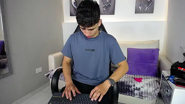 AdrianRinaldi online show from 15, 10, 2025