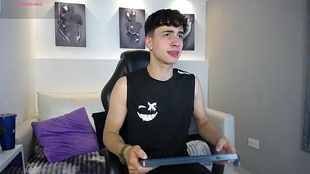 AdrianRinaldi online show from 12, 11, 2025