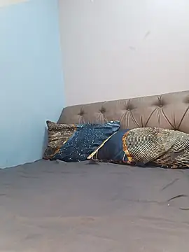 Julia Giulia online show from 24, 11, 2025