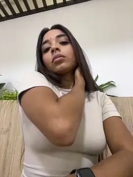 Snapshot of AnnyVega_ chatting on 4, 11, 2025 AnnyVega online show from 4, 11, 2025