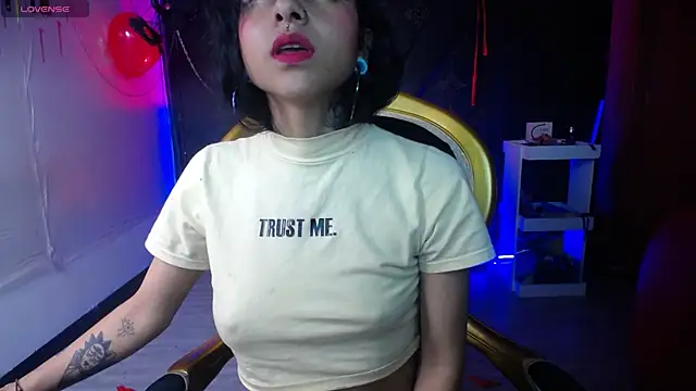 Snapshot of Sweettpleasure chatting on 13, 9, 2025 Sweettpleasure online show from 13, 9, 2025