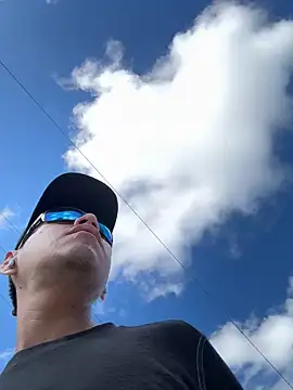 Snapshot of marlonghc4 chatting on 25, 11, 2025 marlonghc4 online show from 25, 11, 2025