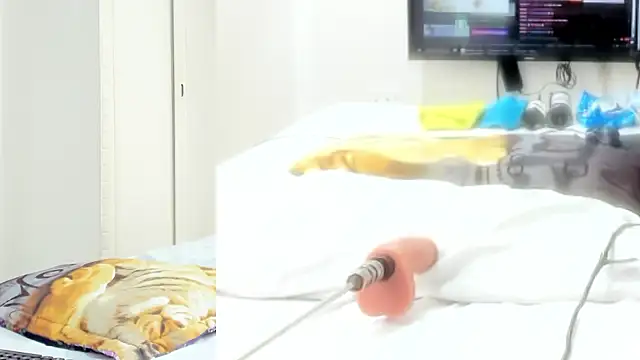 Snapshot of Alani_Queen chatting on 16, 11, 2025 Alani Queen online show from 16, 11, 2025