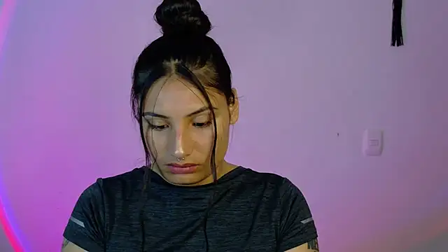 Snapshot of Linda_andrew chatting on 3, 3, 2026 Linda andrew online show from 3, 3, 2026