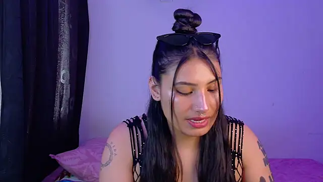 Snapshot of Linda_andrew chatting on 21, 7, 2026 Linda andrew online show from 21, 7, 2026