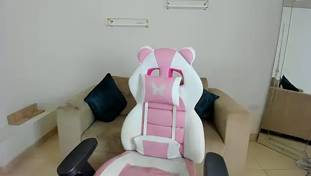 april smiith online show from 12, 1, 2026