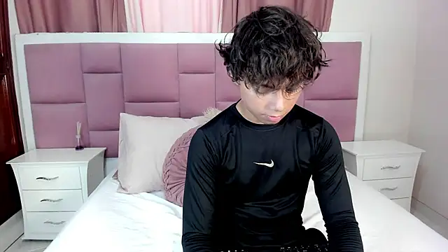 Snapshot of Honeymoon_sariel chatting on 17, 7, 2026 Honeymoon sariel online show from 17, 7, 2026