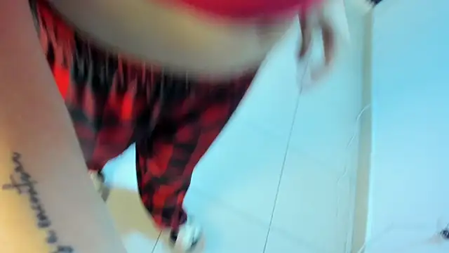 Megan Sweetas online show from 9, 11, 2025