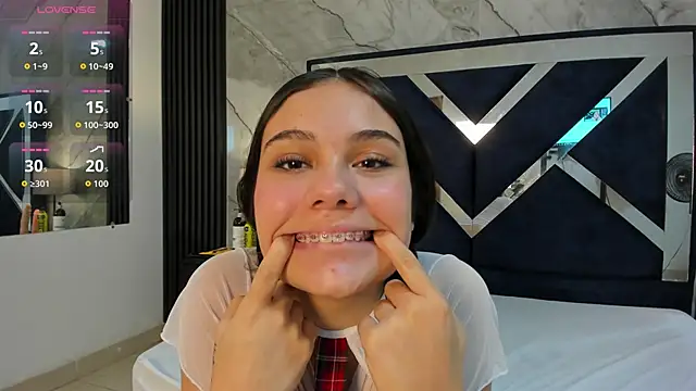 Megan Sweetas online show from 13, 11, 2025