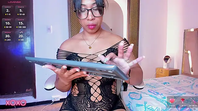 Elowen Clark online show from 16, 12, 2025