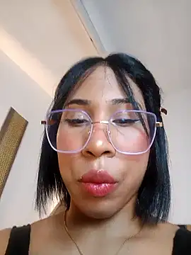 Snapshot of Elowen_Clark chatting on 18, 1, 2026 Elowen Clark online show from 18, 1, 2026