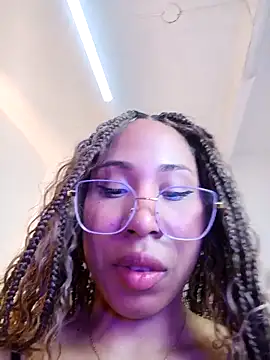 Snapshot of Elowen_Clark chatting on 1, 2, 2026 Elowen Clark online show from 1, 2, 2026