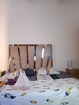 Snapshot of Elowen_Clark chatting on 8, 2, 2026 Elowen Clark online show from 8, 2, 2026