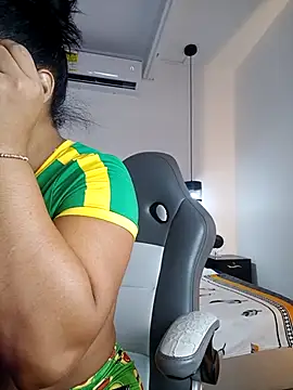 Snapshot of Elowen_Clark chatting on 26, 2, 2026 Elowen Clark online show from 26, 2, 2026