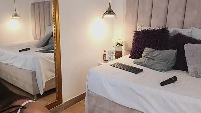 Snapshot of arianaa_miller_ chatting on 19, 10, 2025 arianaa miller online show from 19, 10, 2025