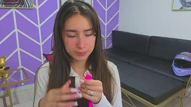 Adhara Kitten online show from 16, 3, 2026