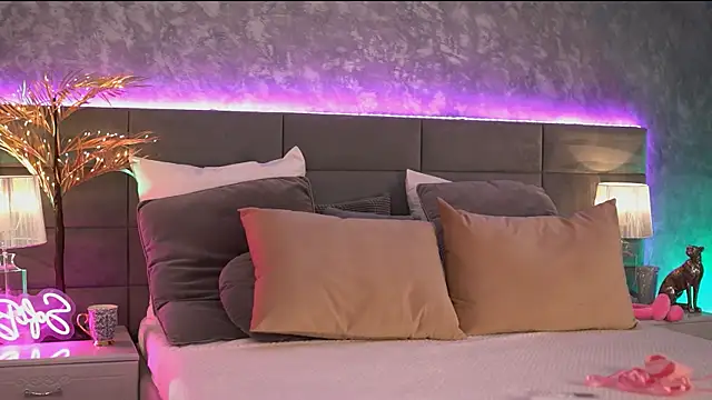 SofiBabe online show from 4, 11, 2025