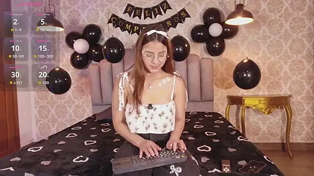Snapshot of angeles_azul chatting on 22, 4, 2026 angeles azul online show from 22, 4, 2026
