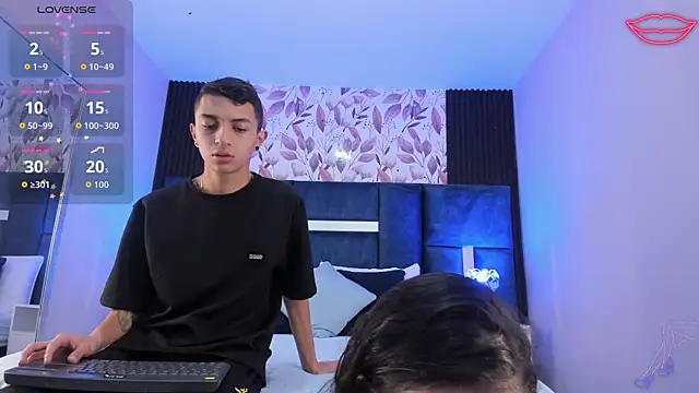 NickandAbby  online show from 21, 10, 2025