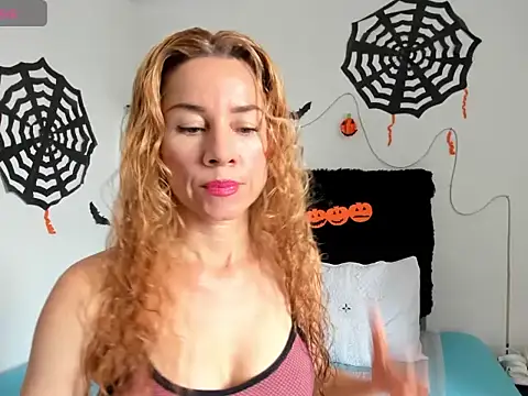 Snapshot of angie_blondies chatting on 6, 10, 2025 angie blondies online show from 6, 10, 2025