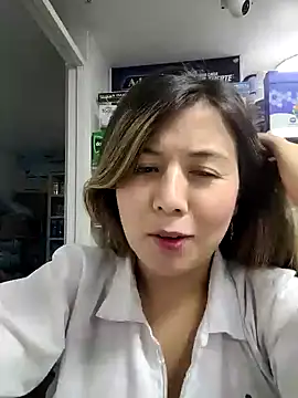 Snapshot of Sophie_del_Castillo chatting on 31, 10, 2025 Sophie del Castillo online show from 31, 10, 2025