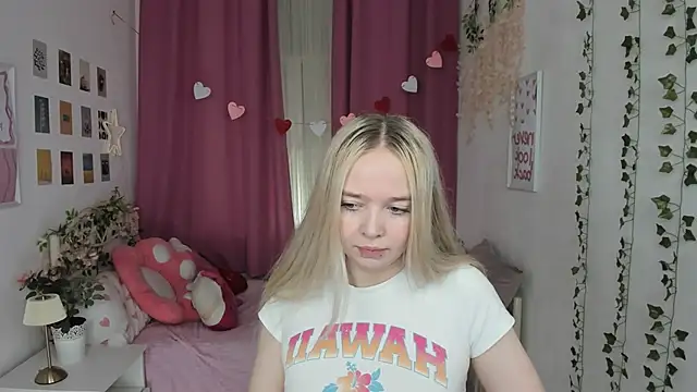 Snapshot of BellaMontgomery chatting on 28, 5, 2026 BellaMontgomery online show from 28, 5, 2026