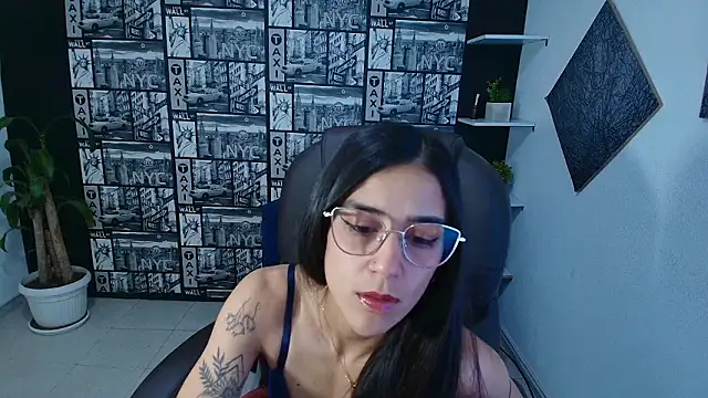 DanielaMonroe online show from 13, 1, 2026