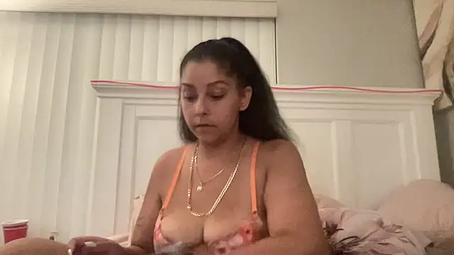 sweetnjuicyyy online show from 15, 10, 2025