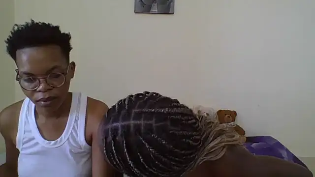 Miss-Hennessy online show from 5, 11, 2025