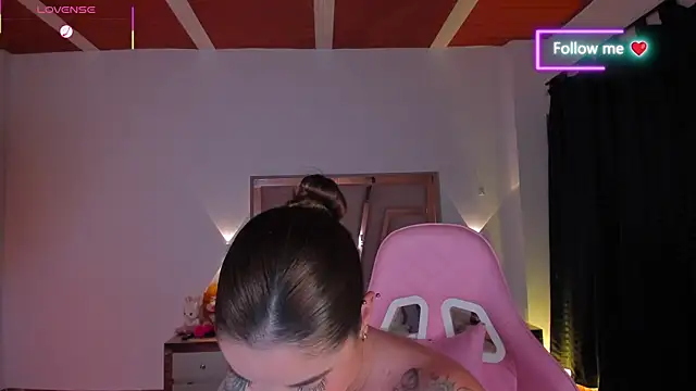 lunaarose online show from 11, 4, 2026