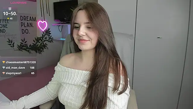 Snapshot of LiaWoow chatting on 19, 4, 2026 LiaWoow online show from 19, 4, 2026