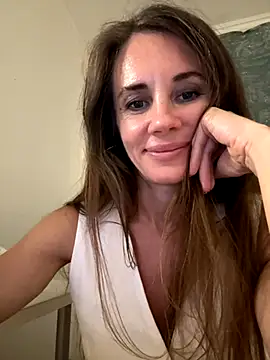 LucieMack online show from 10, 9, 2025